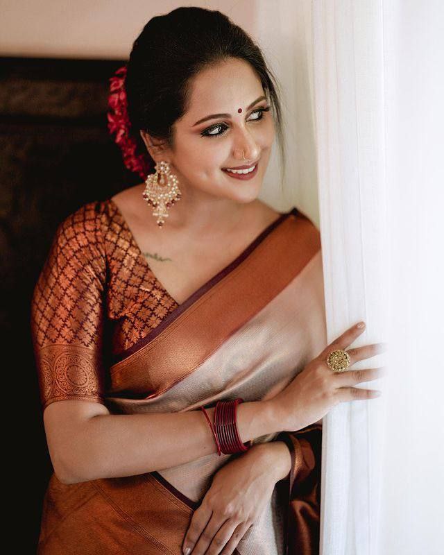 Champagne Beige Woven Silk Blend Saree with Copper Maroon Border