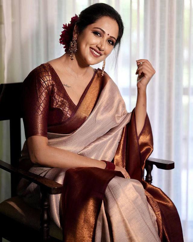 Champagne Beige Woven Silk Blend Saree with Copper Maroon Border