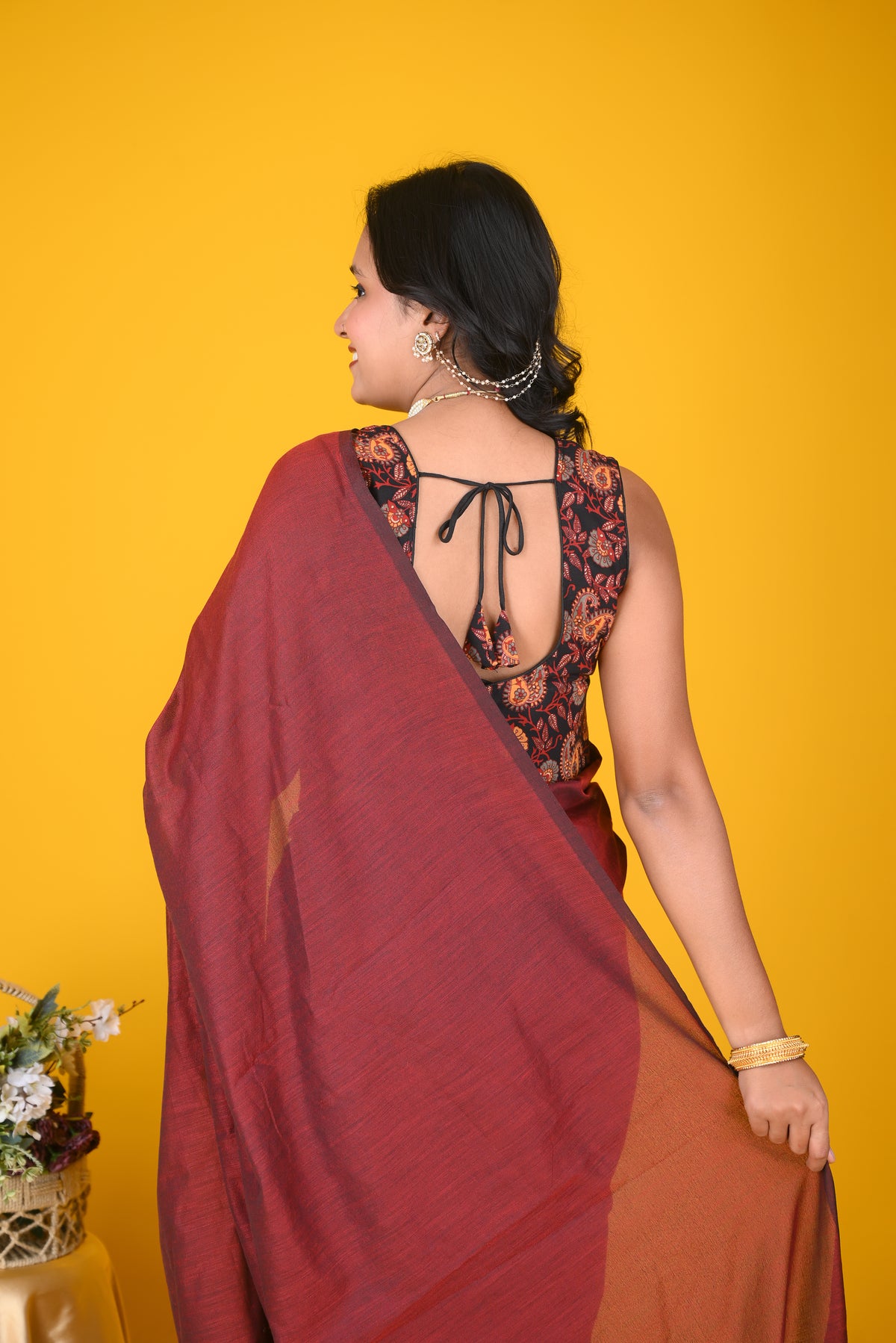 Elegant Deep Maroon Solid Saree with Tassel Pallu – Classic Ethnic Wear