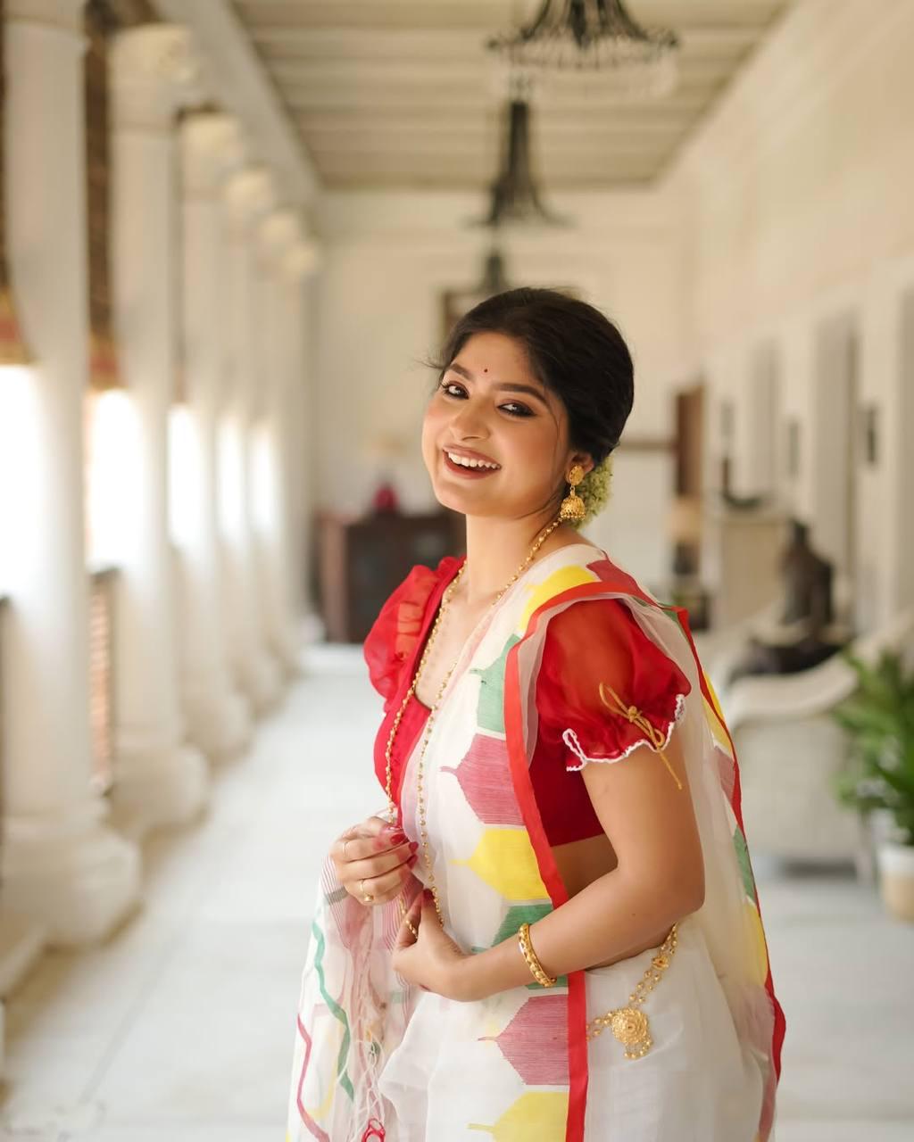 White Multicolor Printed Saree with Contemporary Geometric Design