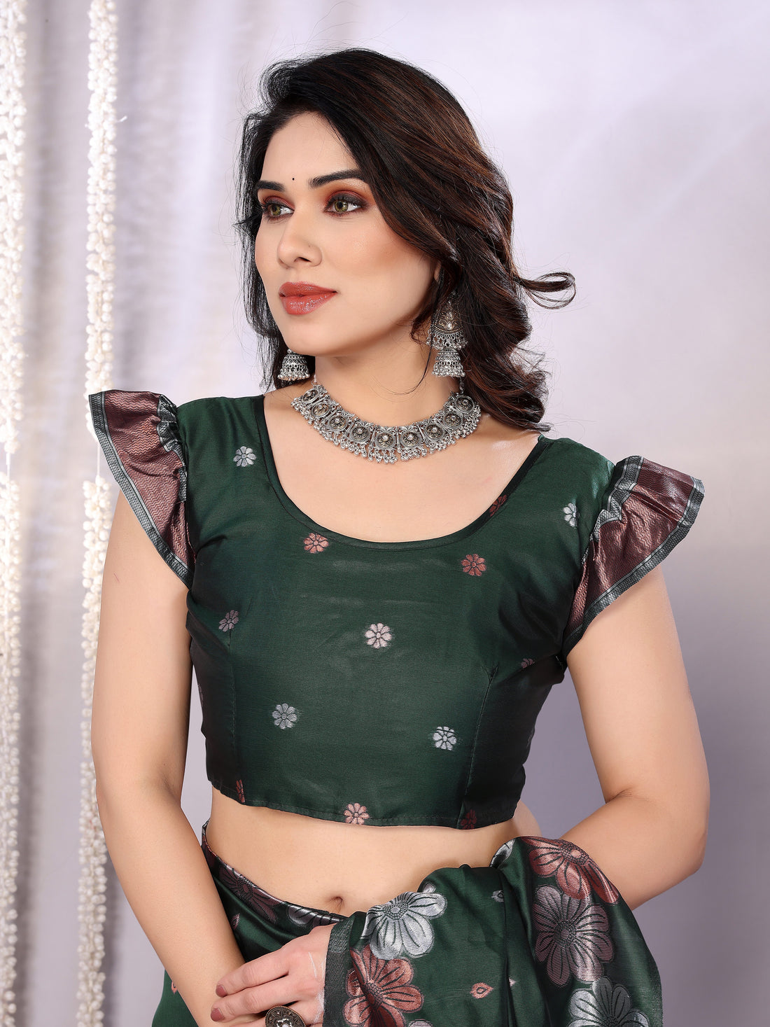 Green Banarasi Silk Floral Weaving Saree with Woven Border & Unstitched Blouse