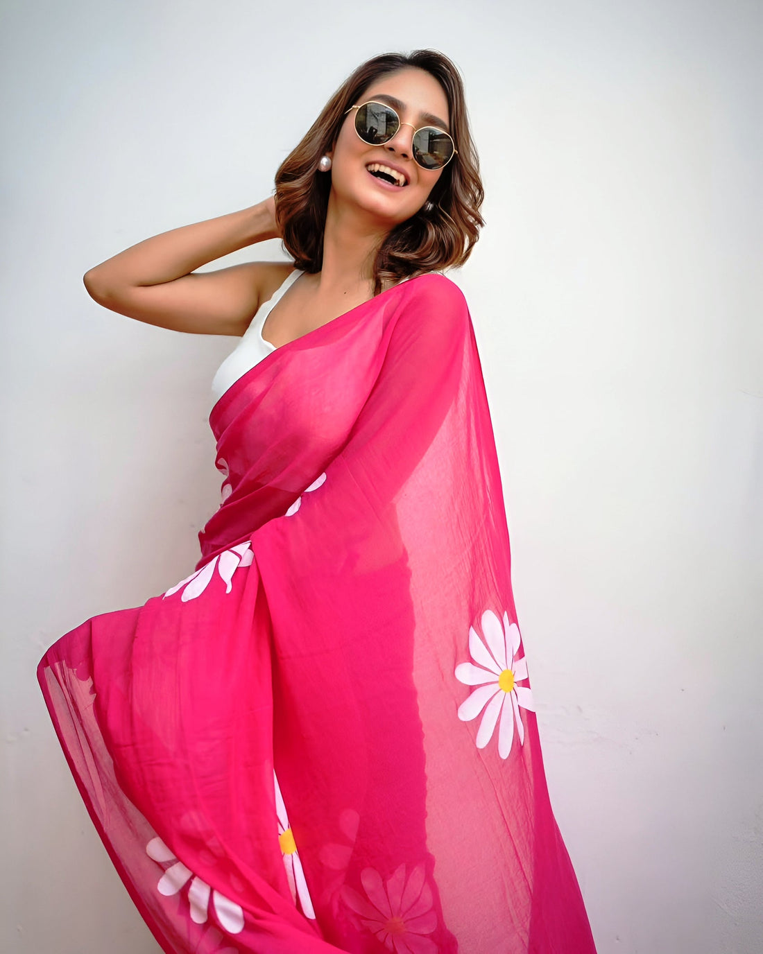Trendy Bright Pink Floral Printed Saree with White Daisy Motifs – Influencer Style