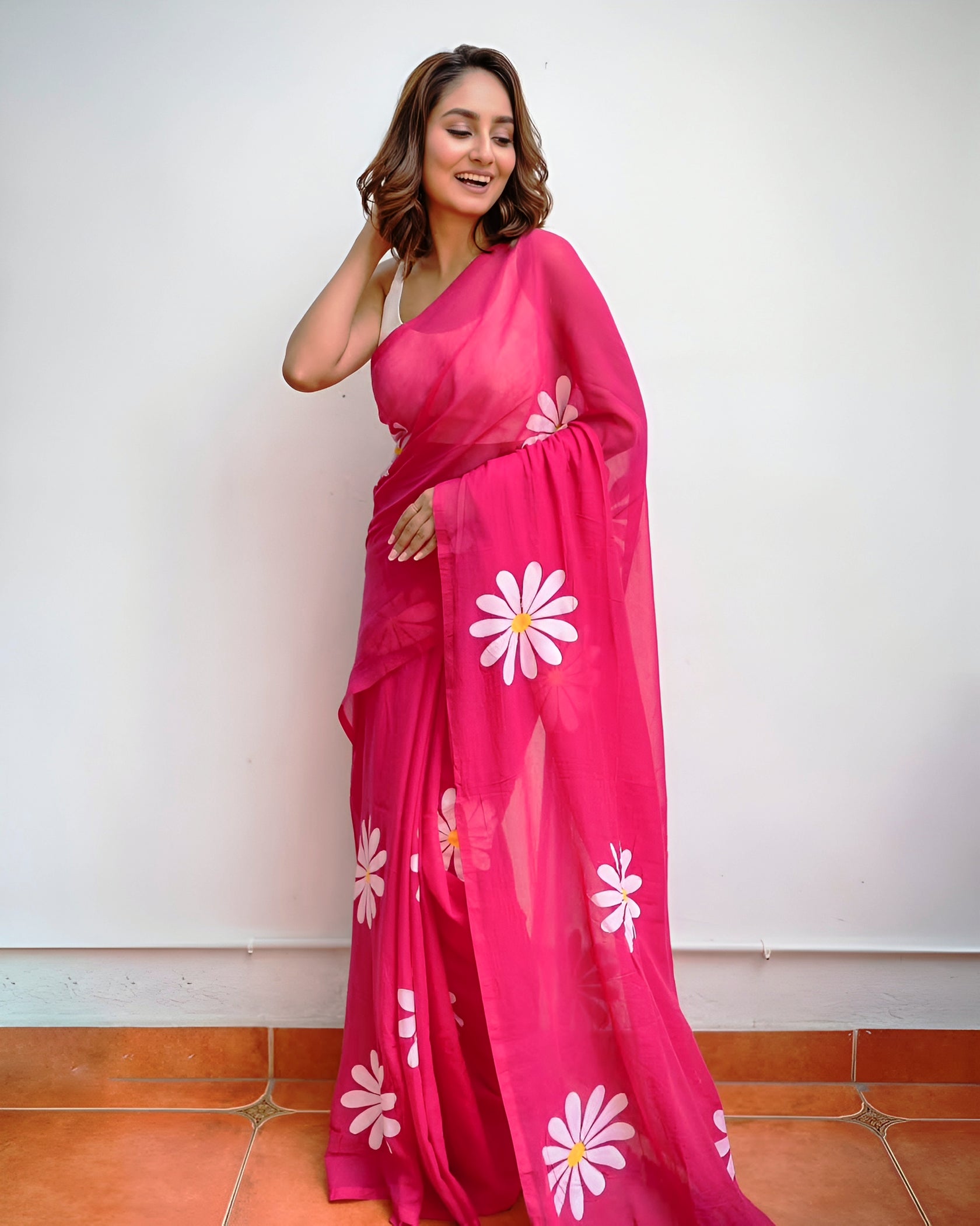 Trendy Bright Pink Floral Printed Saree with White Daisy Motifs – Influencer Style