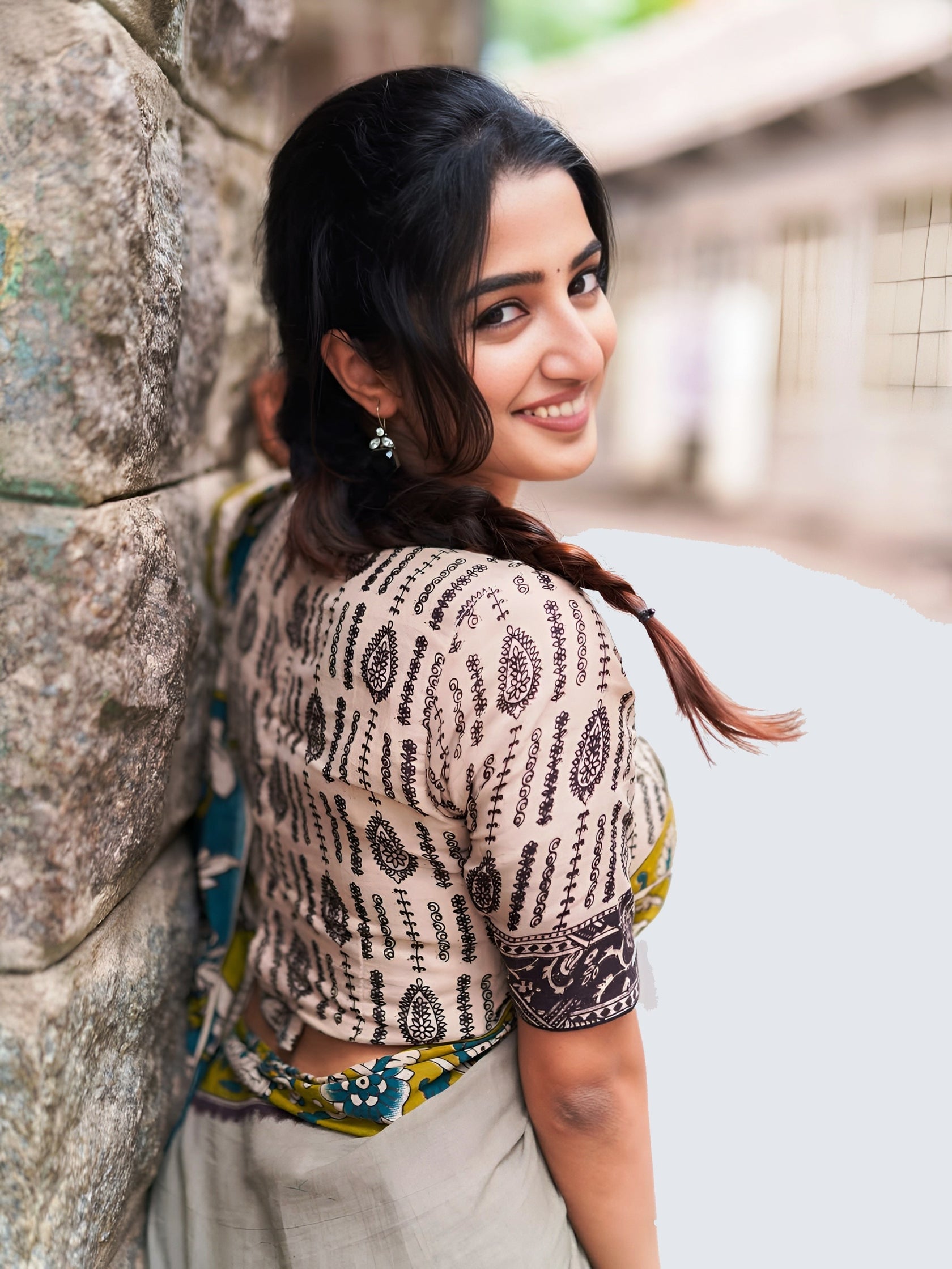 Elegant Grey Linen Cotton Saree with Kalamkari Inspired Border & Printed Blouse
