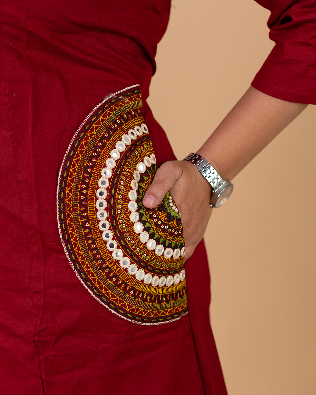 Maroon Solid Kurta Set with V-Neck & Subtle Embellished Detailing