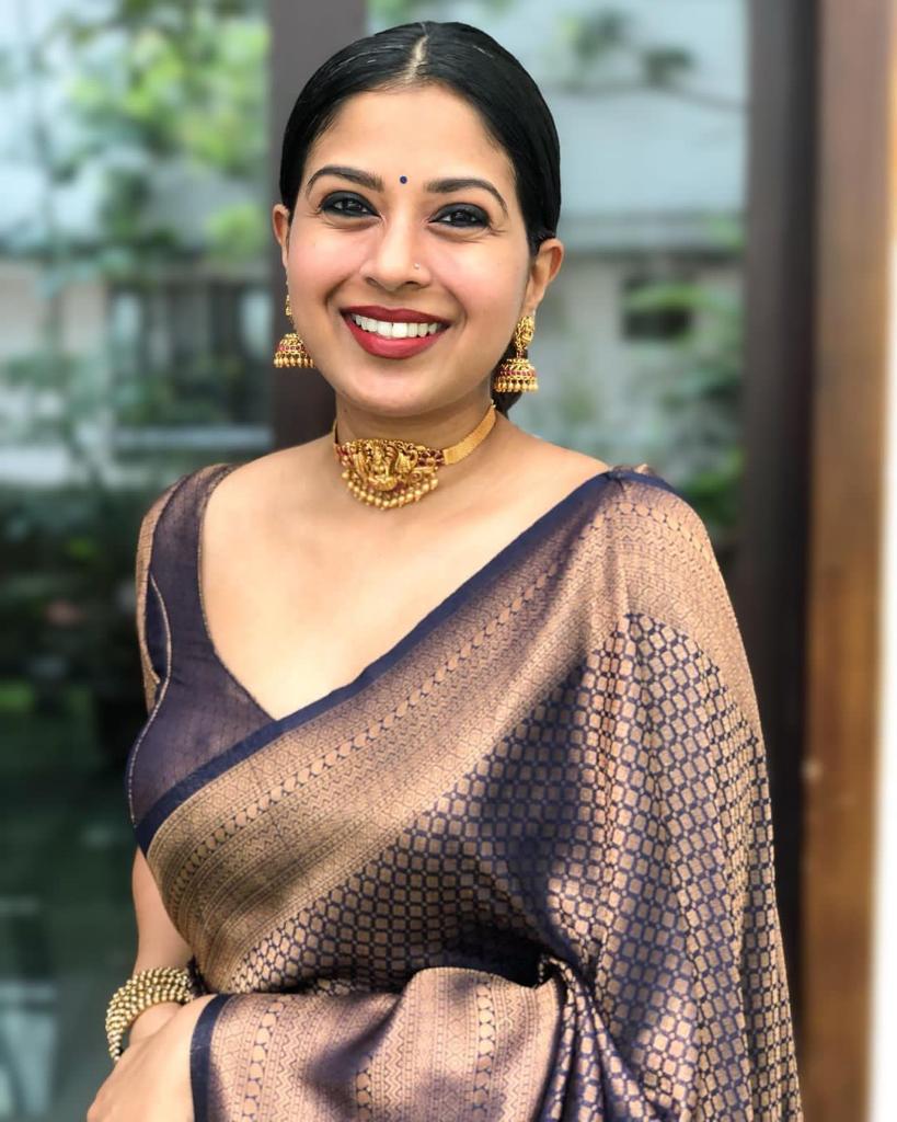 Navy Blue Woven Silk Blend Saree with Antique Copper Zari and Paisley Pallu